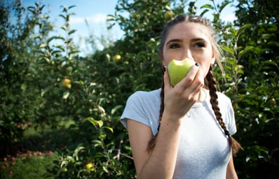 apple orchard girl