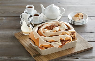 Wolferman's 5 lb. Gigantic Cinnamon Roll 6