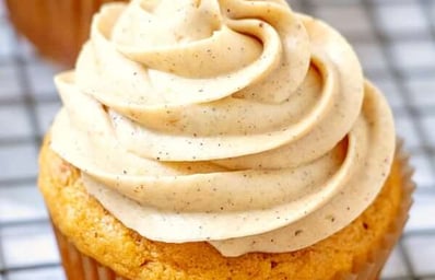Pumpkin Cupcakes with Pumpkin Spice Cream Cheese Frosting 2a