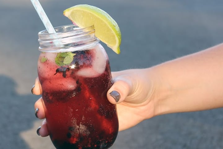 Black and Blueberry 5 Minute Mojito