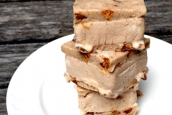 Snickerdoodle Cookie Dough & Pumpkin Ice Cream Sandwiches 4 Snickerdoodle Cookie Dough & Pumpkin Ice Cream Sandwiches