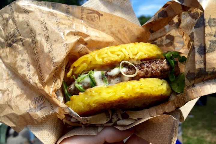 Make the Famous Ramen Burger at Home with This Sauce, Burger and Bun Recipe 5 Burger Patties