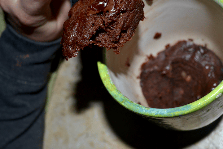 How to Make a 5-Minute Chocolate Mug Cake That Isn’t Terrible for You 3 Chocolate Cake In a Mug