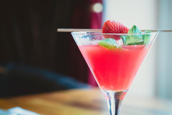 7 of the Lowest Calorie Cocktails 6 photo 1438522014717 d7ce32b9bab9?ixlib=rb 0.3