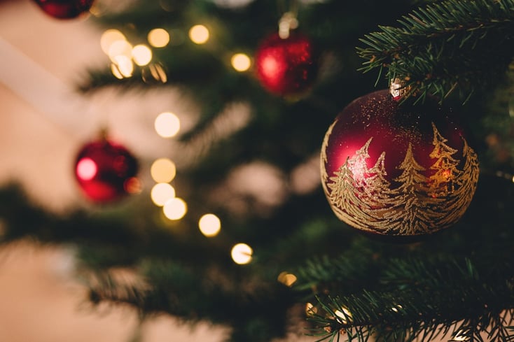10 Christmas Traditions That Will Brighten Your Spirits 1 photo 1512474932049 78ac69ede12c?ixlib=rb 1.2