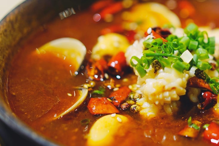 photo 1543283814 64738c3a3d6a?ixlib=rb 1.2