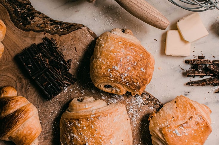 Hearts & Flour Bakery Uses Cookies To Create Social Change 6 photo 1597528662465 55ece5734101?crop=faces%2Cedges&cs=tinysrgb&fit=crop&fm=jpg&ixid=MnwxMjA3fDB8MXxhbGx8fHx8fHx8fHwxNjM3NjE2MTgy&ixlib=rb 1.2.1&q=60&w=1200&auto=format&h=630&mark w=64&mark align=top%2Cleft&mark pad=50&blend mode=normal&blend alpha=10&blend w=1&mark=https%3A%2F%2Fimages.unsplash.com%2Fopengraph%2Flogo