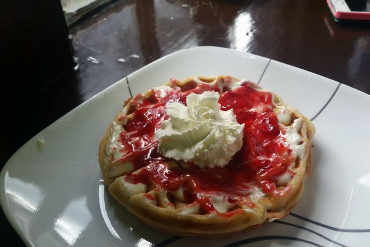 strawberrires and cream