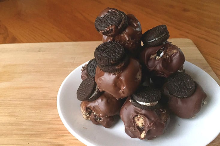 Oreo Cookie Butter Balls feat image