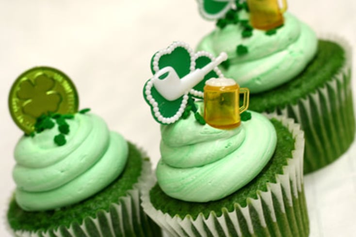 st patrick day cupcakes green velvet