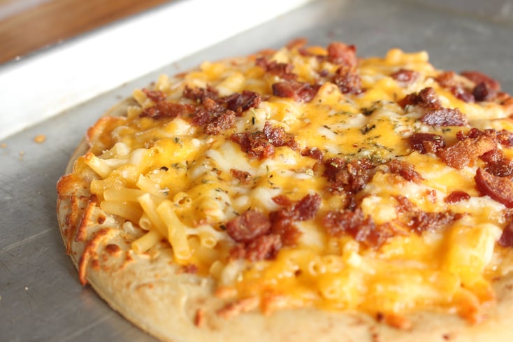 mac and cheese pizza