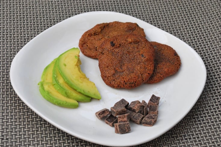 avocado cookie plate 1024x686 1