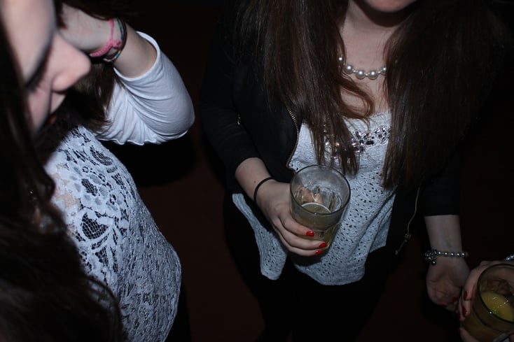 pixabay girl drinking