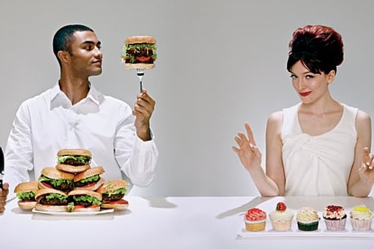 Man with burgers woman wi 006