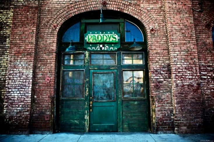 paddysPubDoor