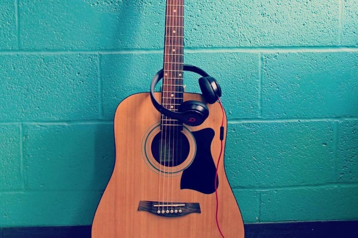 croppedguitar2