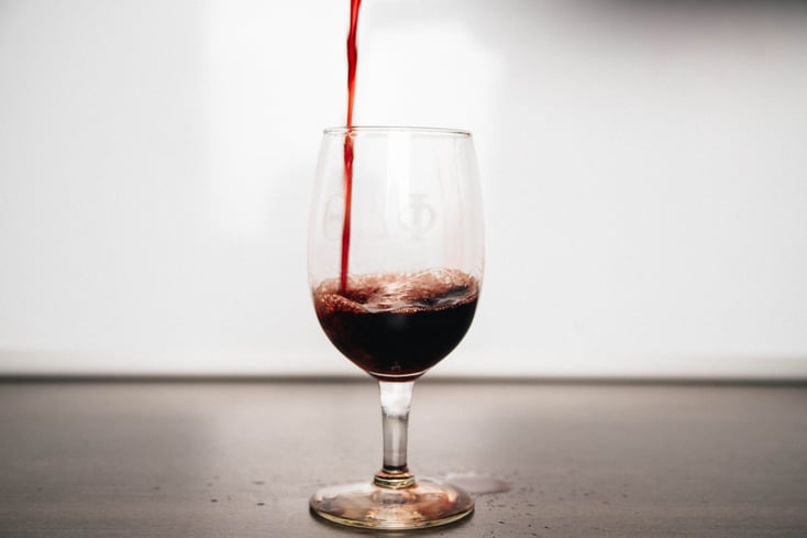 red wine pour