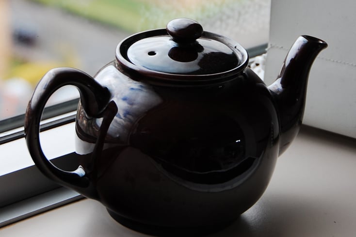 Black tea pot cropped
