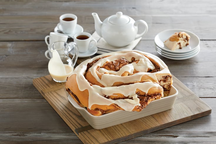 Wolferman's 5 lb. Gigantic Cinnamon Roll 6