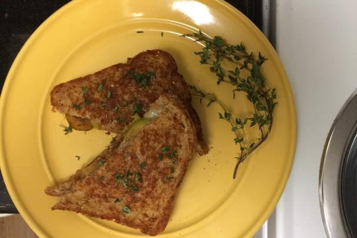 Apple Pie Grilled Cheese