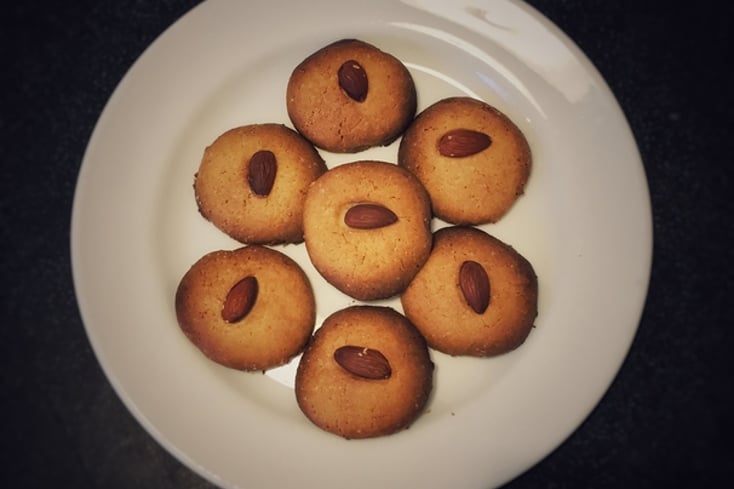 Easy Almond Cookies