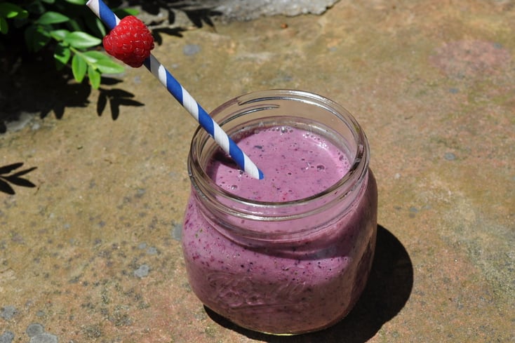 Mixed Berry Matcha Smoothie