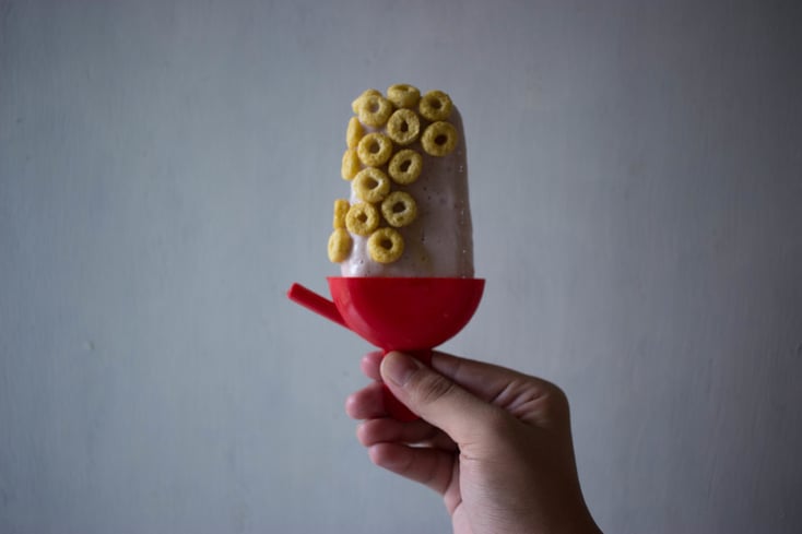 3 Breakfast Popsicle Recipes to Kickstart Lazy Mornings 3 Banana Berry Breakfast Popsicle