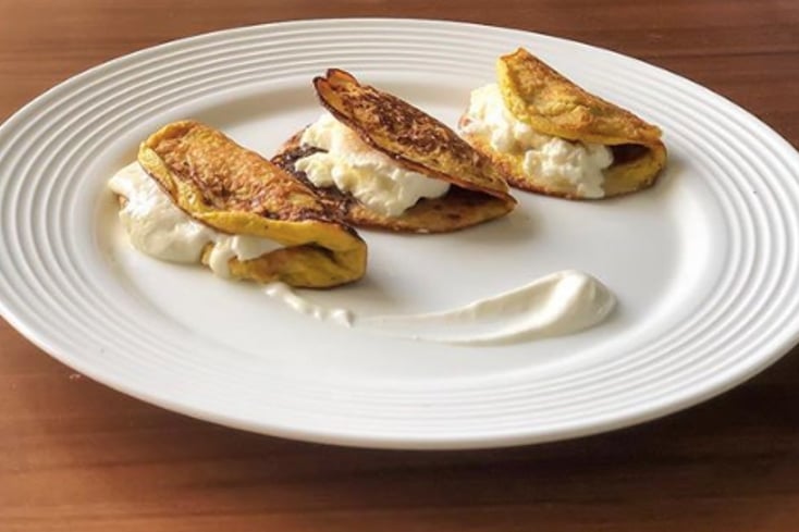 Why Does Venezuelan Food Taste RIQUISIMA? 6 Cachapas (By @dahealthyness)