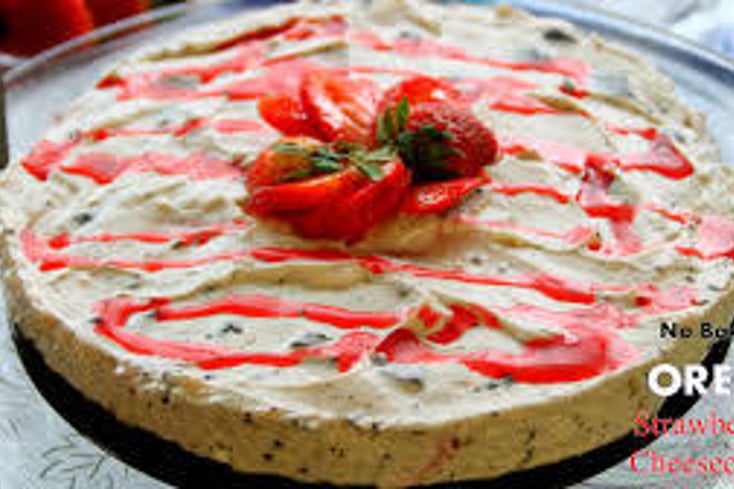 No Bake Strawberry Oreo Cheesecake