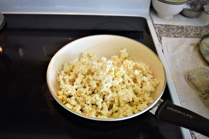 Healthy Homemade Popcorn with Turmeric