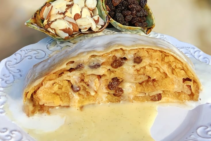 Apfelstrudel (Apple Strudel)