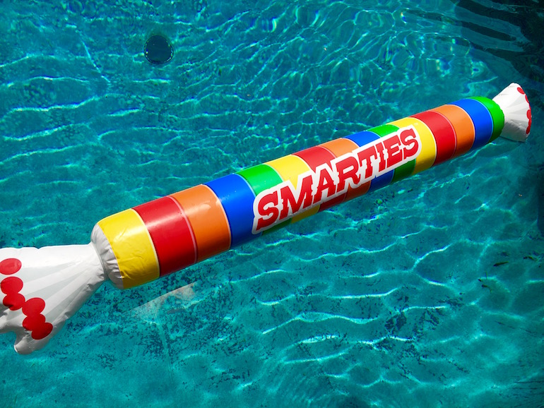 Food-inspired pool floats