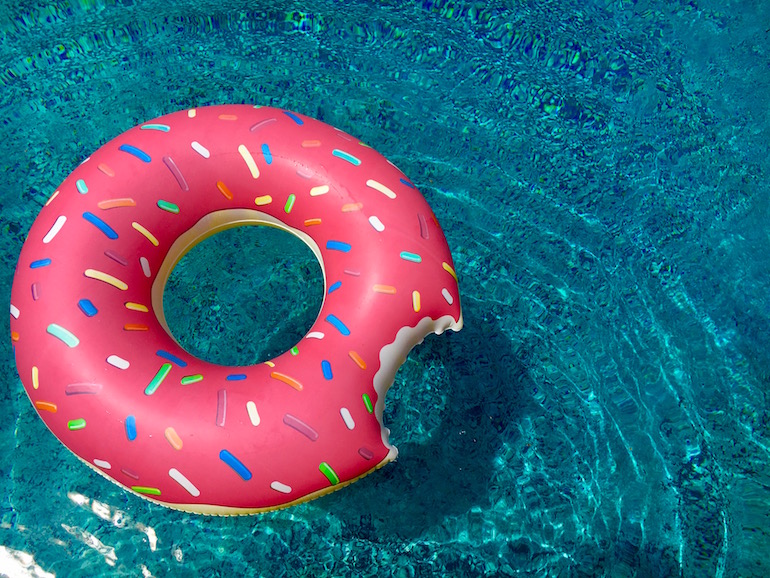 Food-inspired pool floats