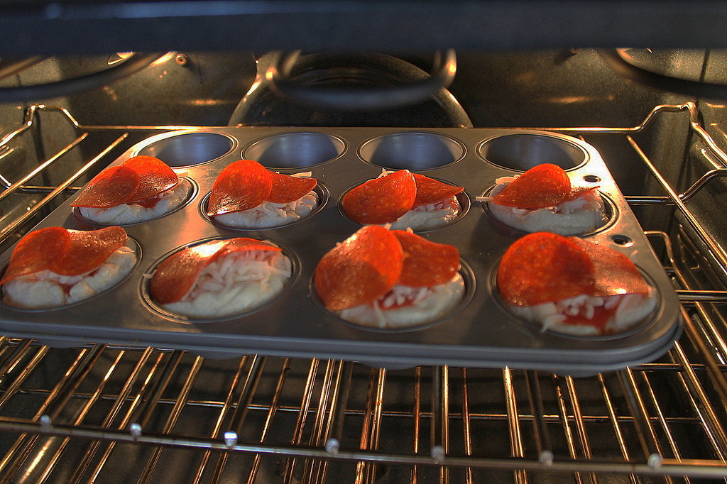 Pizza muffins