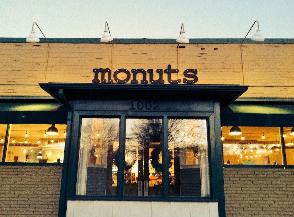Monuts